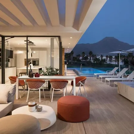 Luxury Rebeka - Heated Pool And Jacuzzi فيلة أذيخي