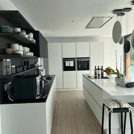 Luxury Rebeka - Heated Pool And Jacuzzi *