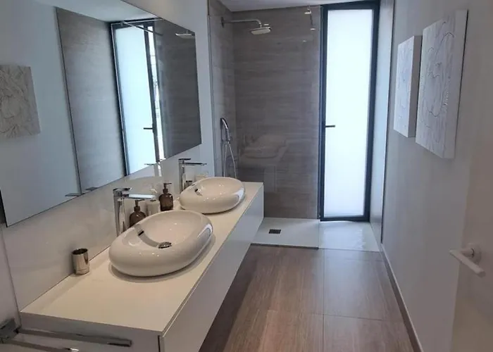 Luxury Rebeka - Heated Pool And Jacuzzi אדחה