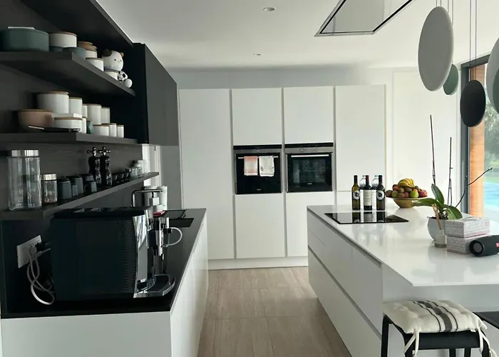 Luxury Rebeka - Heated Pool And Jacuzzi *